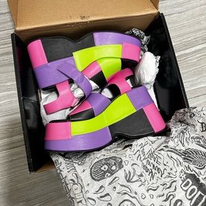 Throwback Daze Color Blocked Sandal